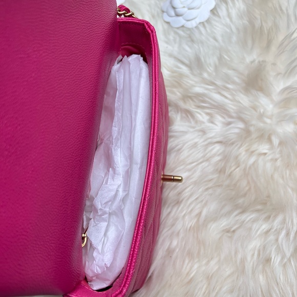 **SOLD** 22P Chanel Candy Pink Caviar SMALL Melody Crossbody Bag Gold Hardware - Picture 7 of 10